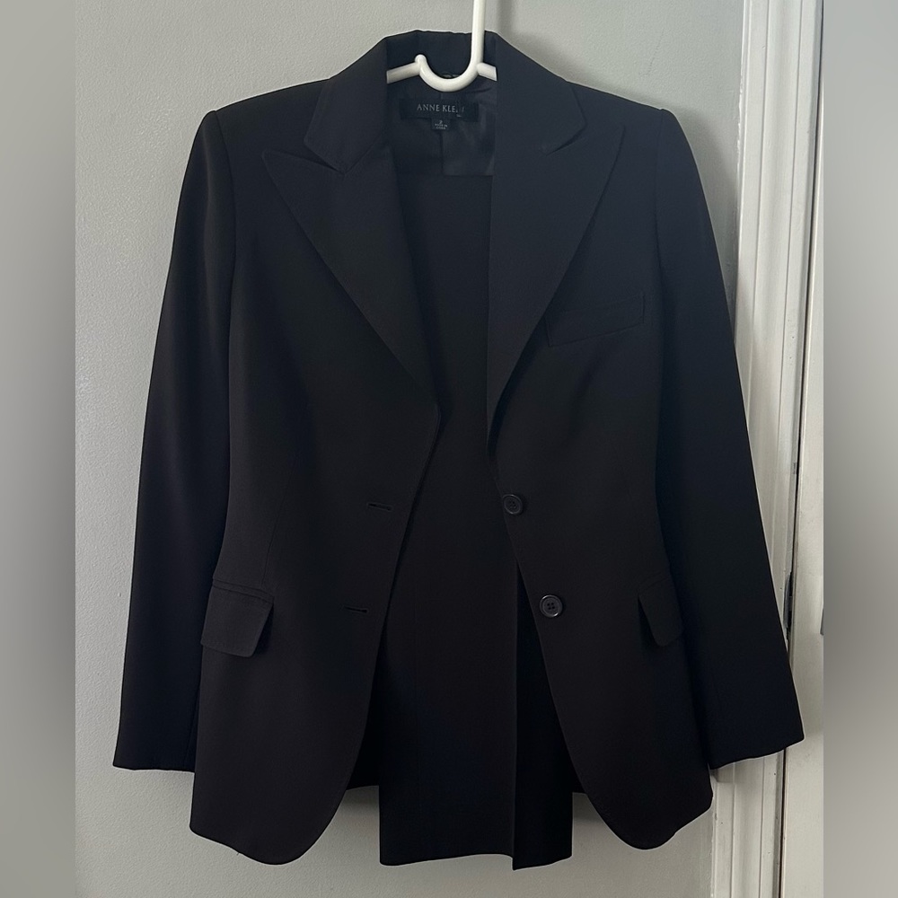 Ann Klein 2 pc suit